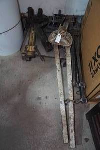 lot 94 image: 2 Trailer Hitch Stabilizer Systems