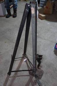 lot 96 image: Antique Tripod Automotive Jack