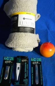 lot 44 image: ((Brand New)) Cozy Care Package Gift Lot