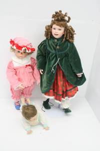 Group Of Vintage Dolls 1 25 12
