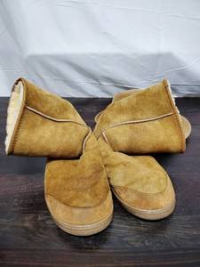 Qwaruba Sheepskin Boots