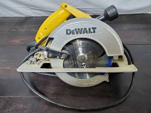 DeWalt DW364 Circular Saw
