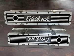 Edelbrock Engine Valve Cover Set