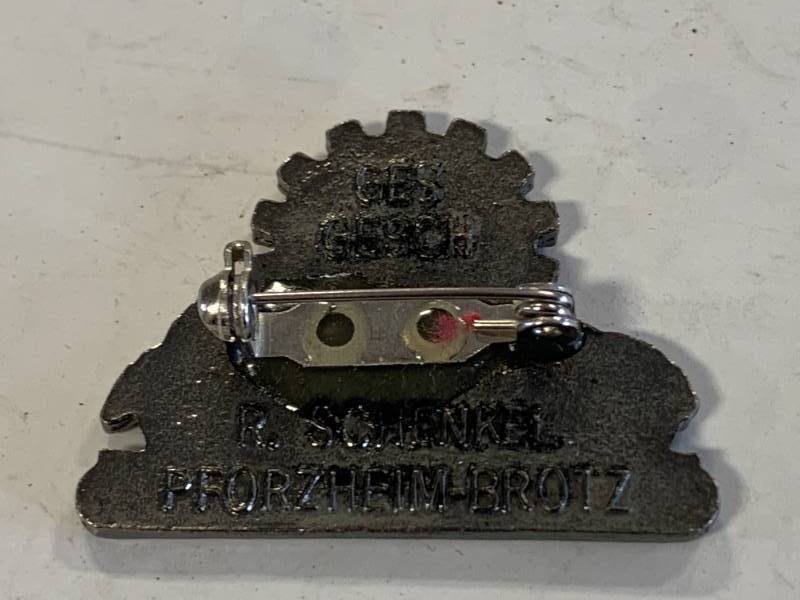 lot 8 image: VW Volkswagen German Pin