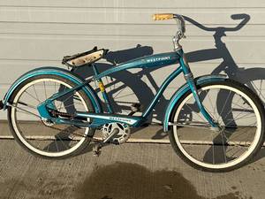 lot 22 image: Antique Westpoint Bicycle