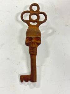 lot 70 image: Metal Skull Key 4  Inch Long