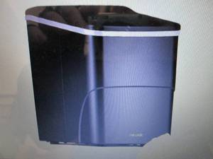 NewAir Countertop Ice Maker open bo...