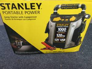 Stanley 500 Amp Jump Starter with C...