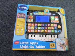 VTech Little Apps Light-Up Tablet o...