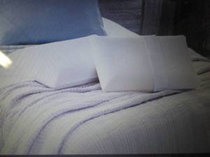 Comfort Revolution Memory Foam Pill...