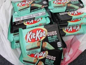 12- 1.5 oz Kit Kat Duos Bars...