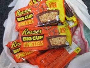 12- 2.6 oz Reeses Big Cup with Pre...