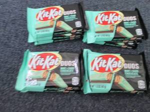 12- 1.5 oz Kit Kat Duos Bars...
