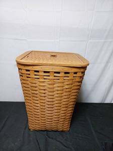 Large Lidded Longaberger Basket