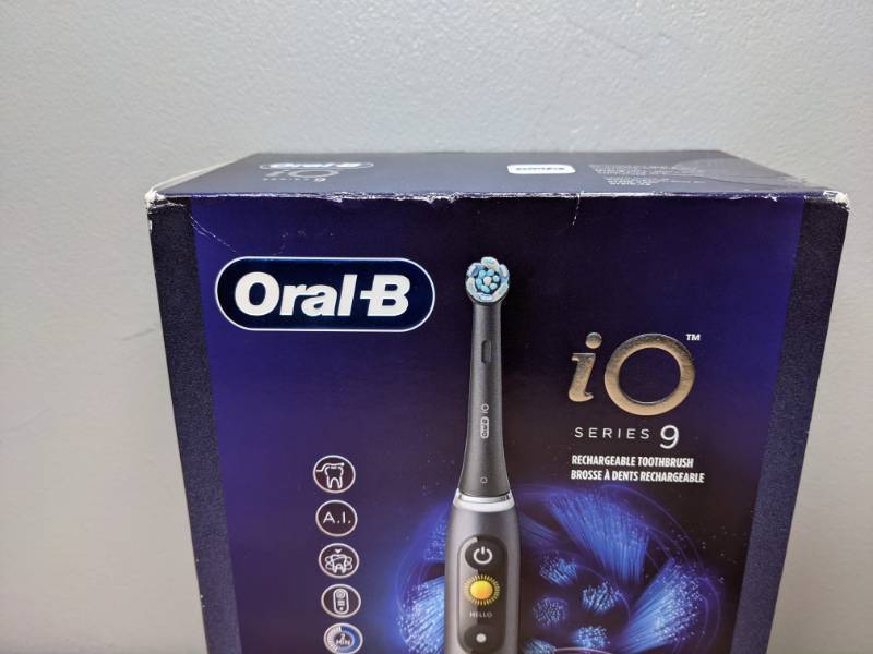 lot 3 image: Brand New Oral B iO Series 9 Electric Toothbrush with 4 Brush Heads Black Onyx P