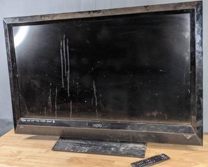 lot 116 image: Vizio 37 1080p LCD Television Model E371VL with Remote  F