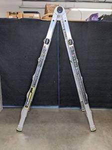 lot 22A image: Gorilla 22 Ladders MPX-22 F