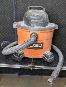 lot 122 image: RIDGID 34.1 Liter Shop Vac Vacuum F