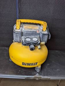 lot 105 image: DeWalt 6 Gal. 165 PSI Pancake Compressor F