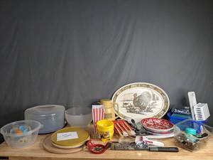 lot 171A image: Miscellaneous Kitchen Items - Lazy Susans, Dishes, Gadgets, Serving Tray, Cake Carrier, and more M