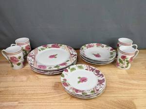 lot 178 image: 16-Piece Pink Floral Printed Gibson Dish Set  M