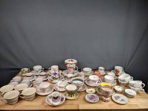 lot 167 image: Dozens of Assorted Tea Cups and Saucers (Shelley, Lefton, Theodore Haviland, Bareuther Waldsassen, and more) M