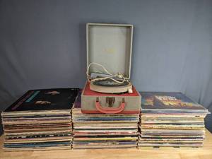 lot 209 image: Vintage Decca Model BPS6 Record Player Plus Large Vintage Record Collection Barbra Streisand, Johnny Cash, Foghat, and More  M