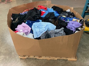 lot 16 image: Resellers Paradise 45 Wide Box of Womens Clothing New & Pre-Owned Z