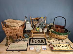 lot 231 image: Country Theme Home Decor Items HOME Key Hook, Baskets, Nanas Kitchen Sign, Table Lamp, and More M