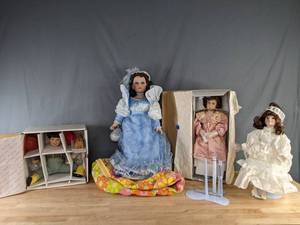 lot 238 image: Collection of 4 Vintage Dolls David by Elke Hutchens, Mary Elizabeth and Her Jumeau, and More M