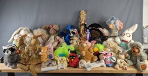 lot 252 image: Collection of Plush Toys, Teddy Bears, Stuffed Animals, Adorable Soft Toys, Goose Cassette Player and More M