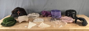 lot 258 image: Beautiful Collection of Vintage Hats, Hankies, Fascinators and a Beaded Purse (Suzi B, Evelyn Varon, Pinehurst, and Others) Includes Antique Masonic Knights Hat  M