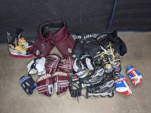 lot 283 image: Hockey Pads, Gloves, Skates, and Inline Hockey Roller Blades (CCM, Easton, Bauer, Tackla, Hespeler) M