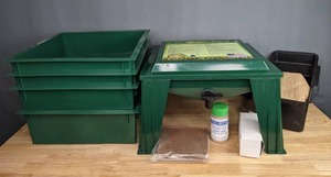 lot 275 image: Worm Factory 360 Composting System M