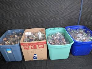 lot 296 image: A Very Large Collection of Various Photo Clips  M