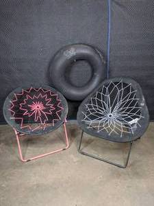 lot 300 image: Black Sports Tube, Pink and Black Net Chair, Grey and Black Bunjo Chair  M