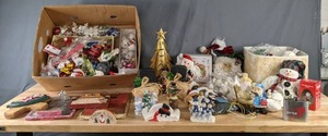 lot 309 image: Christmas Decor Ornaments, Snoopy, Meowing Cats, Bob the Builder, Many Santas and Much More  M