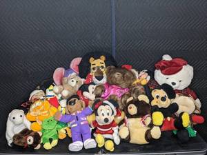 lot 94 image: A Variety of Stuffed Animals  Z