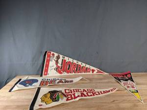 lot 92 image: 4 Vintage Pennants Chicago Bulls Michael Jordan Blackhawks Bears NBA NFL NHL Rare M