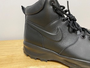 lot 45A image: New Nike Manoa Black Leather Boots Mens Size 9.5 L