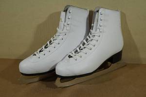 American Figure Skates -Size 9