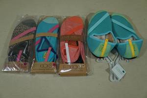 3 Pairs Womens Fitkicks with 1 Kozikicks -Size Medium