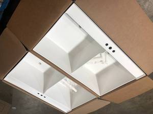 Lot of 2 Mustee Utilatub 40 in. x 24 in. x 33 in. Thermoplastic Floor Mount Utility Tub in White review pictures customer returns