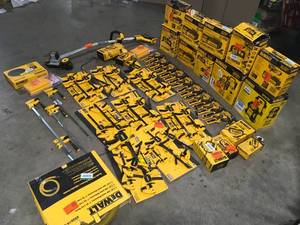 Lot of assorted Dewalt Tools and accessories - review pictures open boxes customer returns