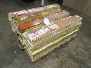 Pallet with Wood Flooring some damage pieces customer Returns See Pictures