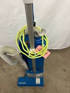WOW MSRP $1000 Windsor Versamatic Plus Vacuum - Great Working Condition - Cosmetic Wear However Works Fantastic