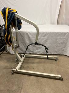 MSRP $1900 Top Of The Line In High Quality Hoyer Haudraulic Patient Lift WSling 400lb Capacity 6 Point Cradle Many Uses For This Powerful Lift - Mechanics, Veterinary Clinics, Etc. Good Working Condition