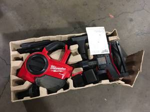 Milwaukee M18 FUEL 18-Volt Lithium-Ion Brushless .25 Gal. Cordless Jobsite Vacuum used in good condition customer return