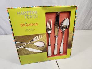 New Hampton Forge Skandia 45 Piece Silverware Set