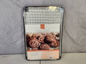 New Chicago Metallic 3 Piece Bake Set